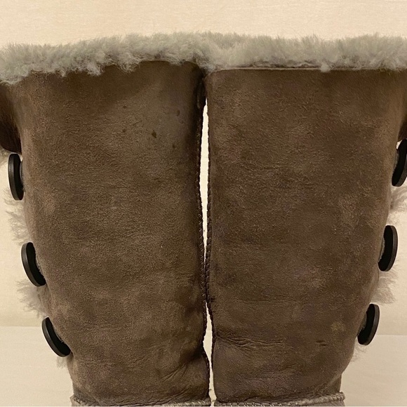 UGG Bailey Button Triplet II Boots Gray Size 5 Womens 1873 Plush Sheepskin - Picture 6 of 13